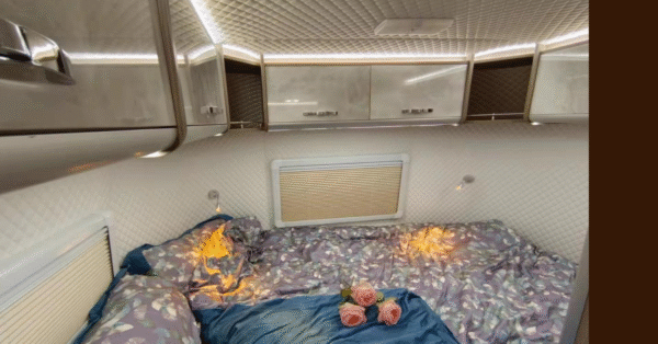 WM Airstream Camper - Image 6