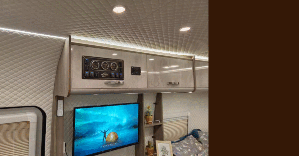 WM Airstream Camper - Image 13